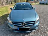 Mercedes-Benz A 200 CDI - AHK - Mercedes-Benz A 200 aus 2013 mit Diesel-Antrieb: Limousine