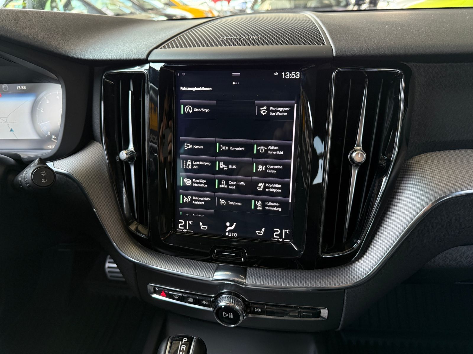 Fahrzeugabbildung Volvo XC60 R Design AWD ACC H&K 360° LED