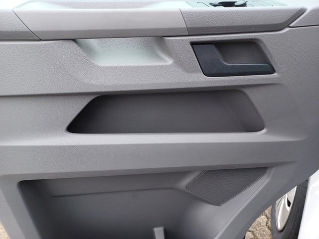 Fahrzeugabbildung Volkswagen T6 Kombi T6.1 TDI 9-Si Klima PDC DAB ZV+FB