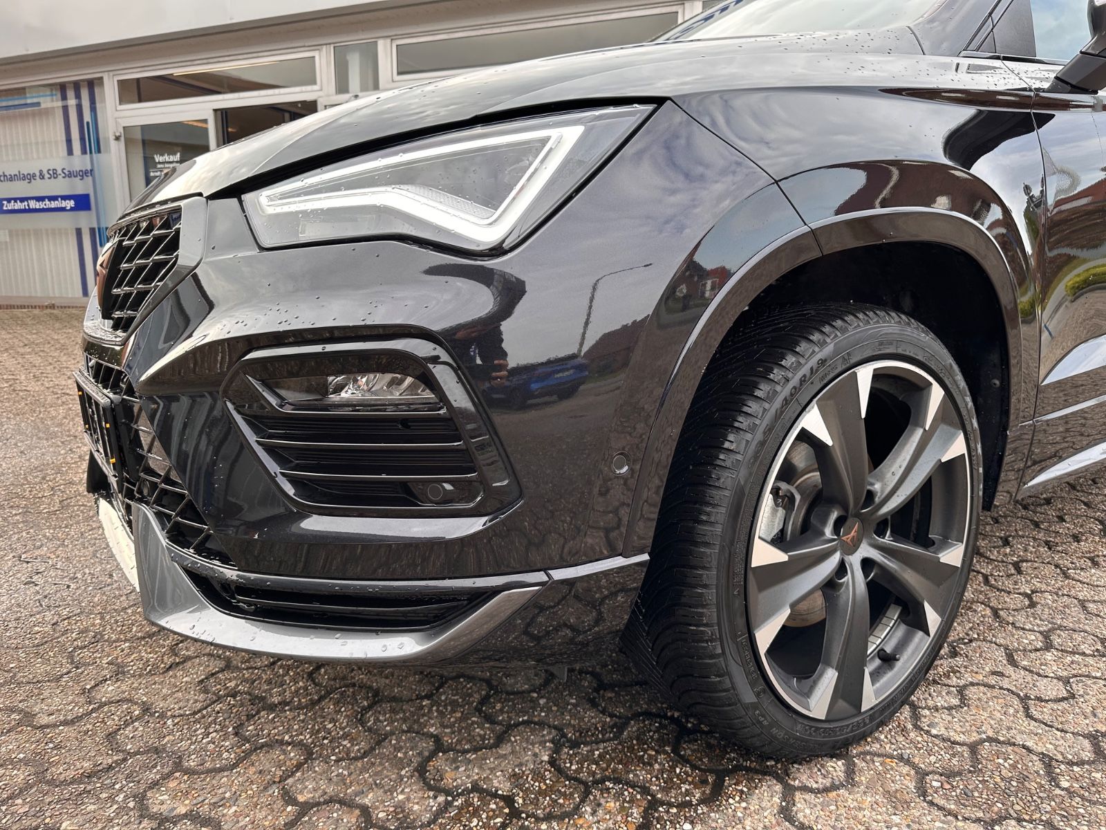 Fahrzeugabbildung CUPRA Ateca 1.5 TSI DSG ACC/Navi/SHZG/eHeck/LED/Travel