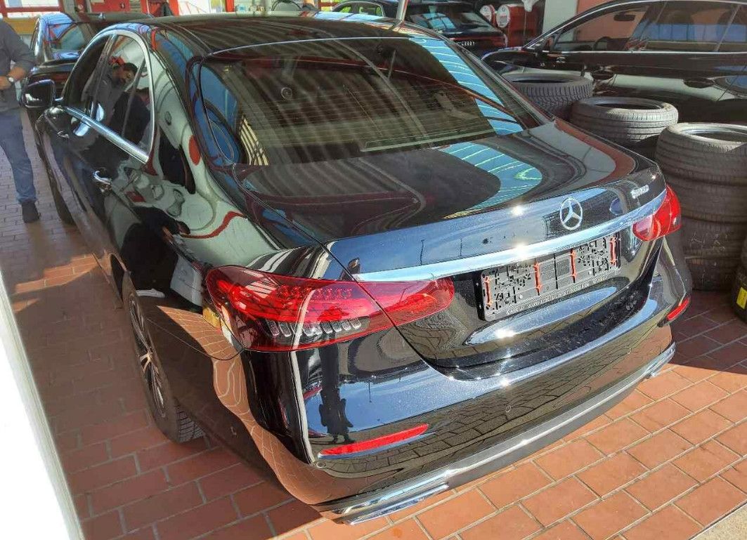 Fahrzeugabbildung Mercedes-Benz E 220d 9G LED/NAVI/SHZ/VIRTU/RFK/AHK