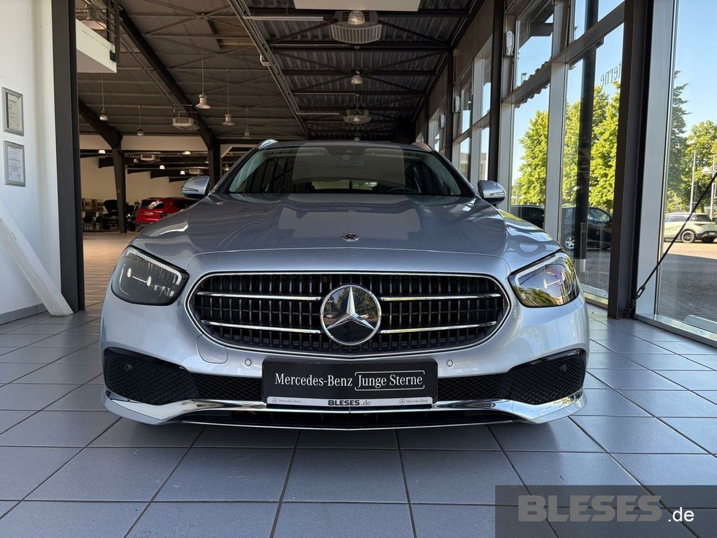 MERCEDES-BENZ E 220 – Bild 2