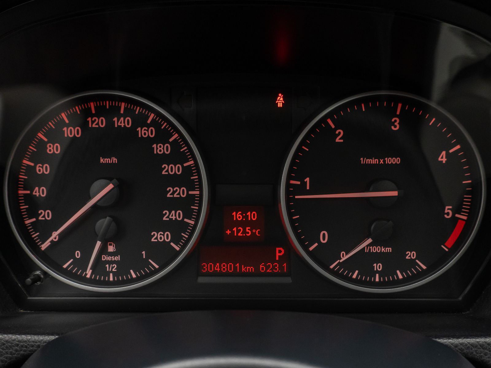 Fahrzeugabbildung BMW 320d PDC Navi Xenon Fernlichtassist Komfort AHK