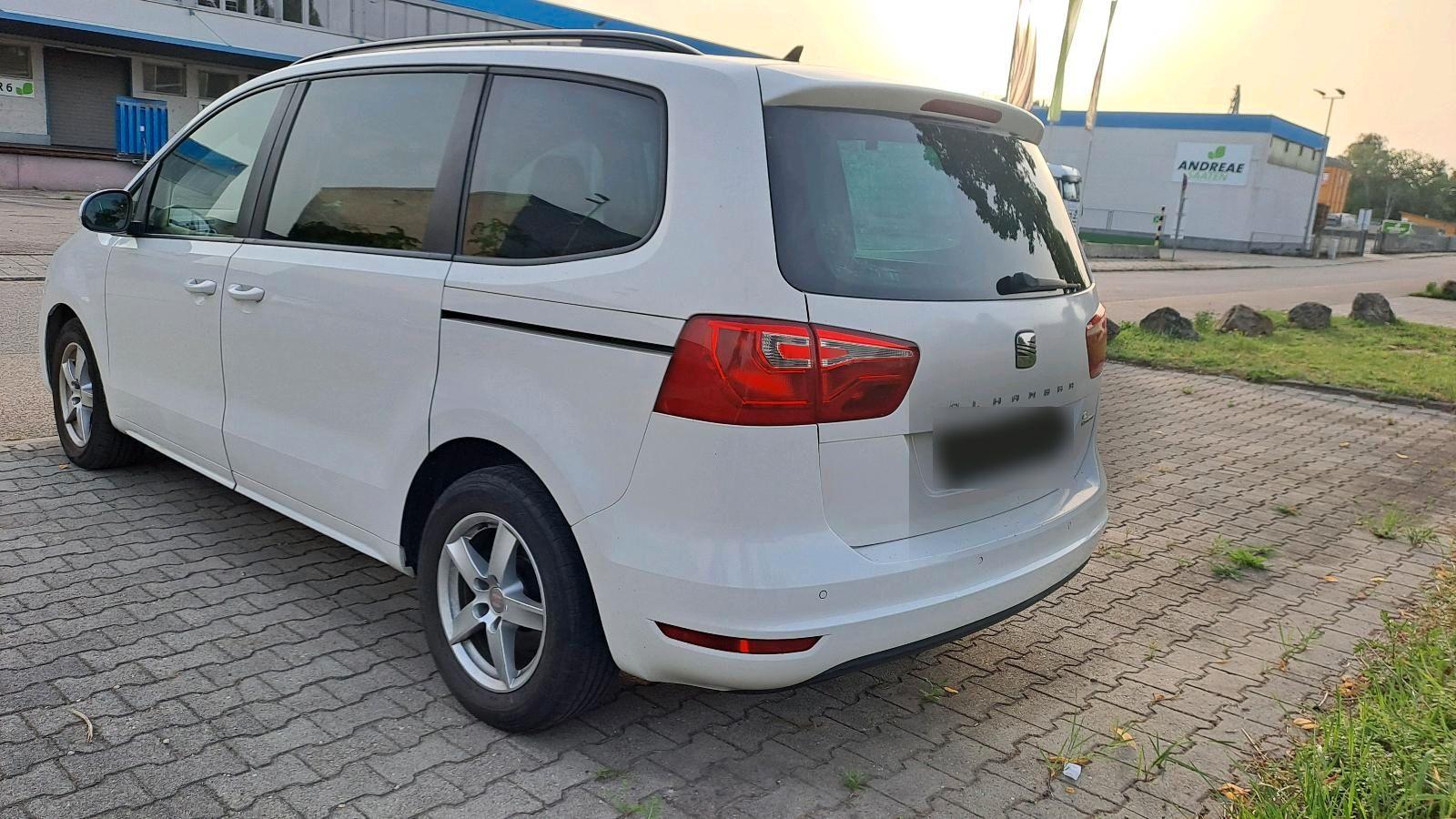 Seat Alhambra 2010 — rear view