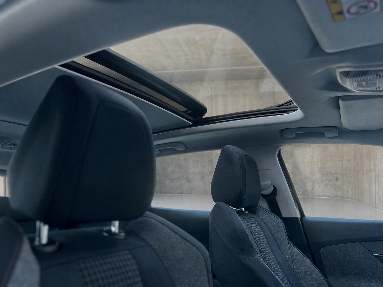 Peugeot 3008 Active *1.Hand*Panoramadach*SHZ*AHK*