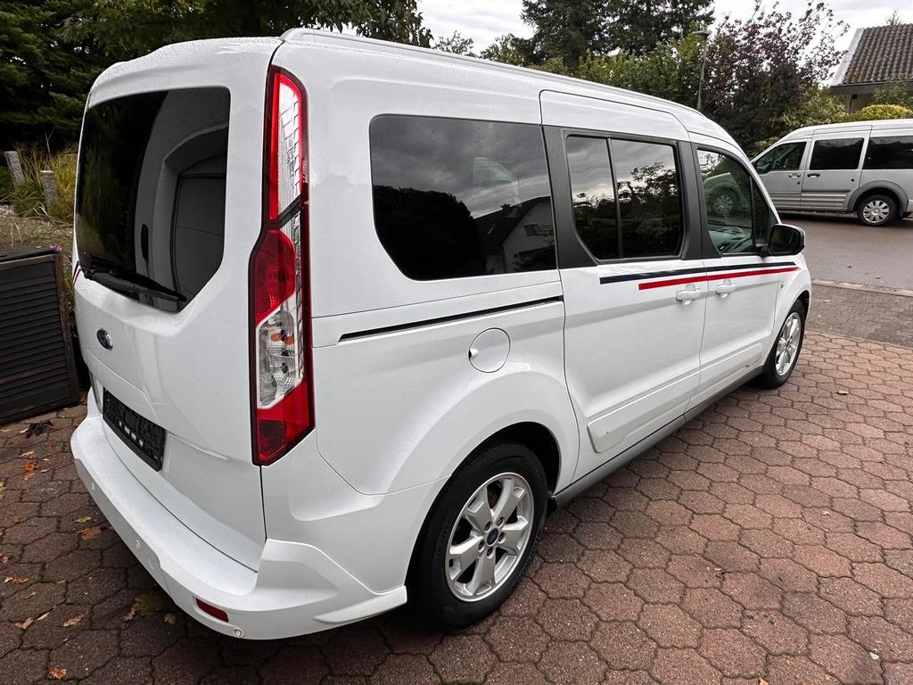 Ford Grand Tourneo