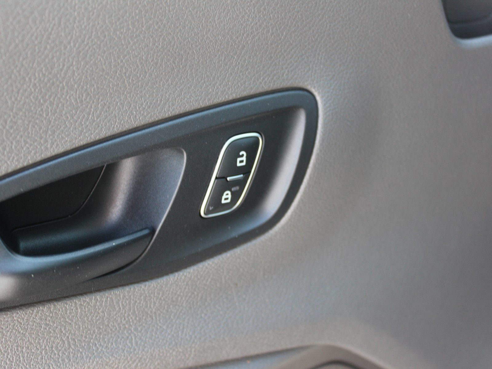 Fahrzeugabbildung Ford Transit 350 L2 Einzelkabine Trend 2,0 TDCi DPF
