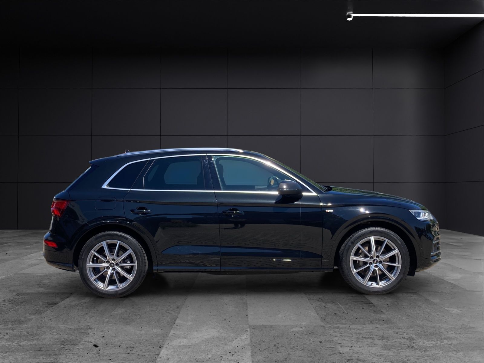 Fahrzeugabbildung Audi Q5 55 TFSI e quattro sport MATRIX HEAD UP PANO R