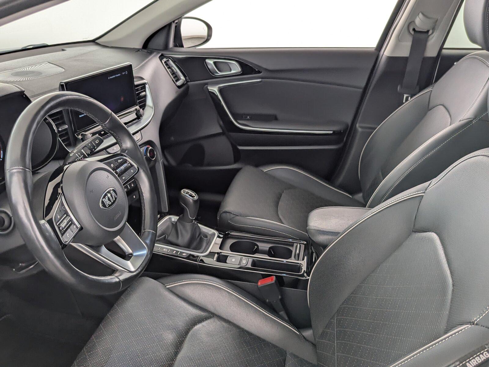 Kia Xceed 1.4 T-GDI Platinum LED+NAVI+PANO+SHZ+RFK+