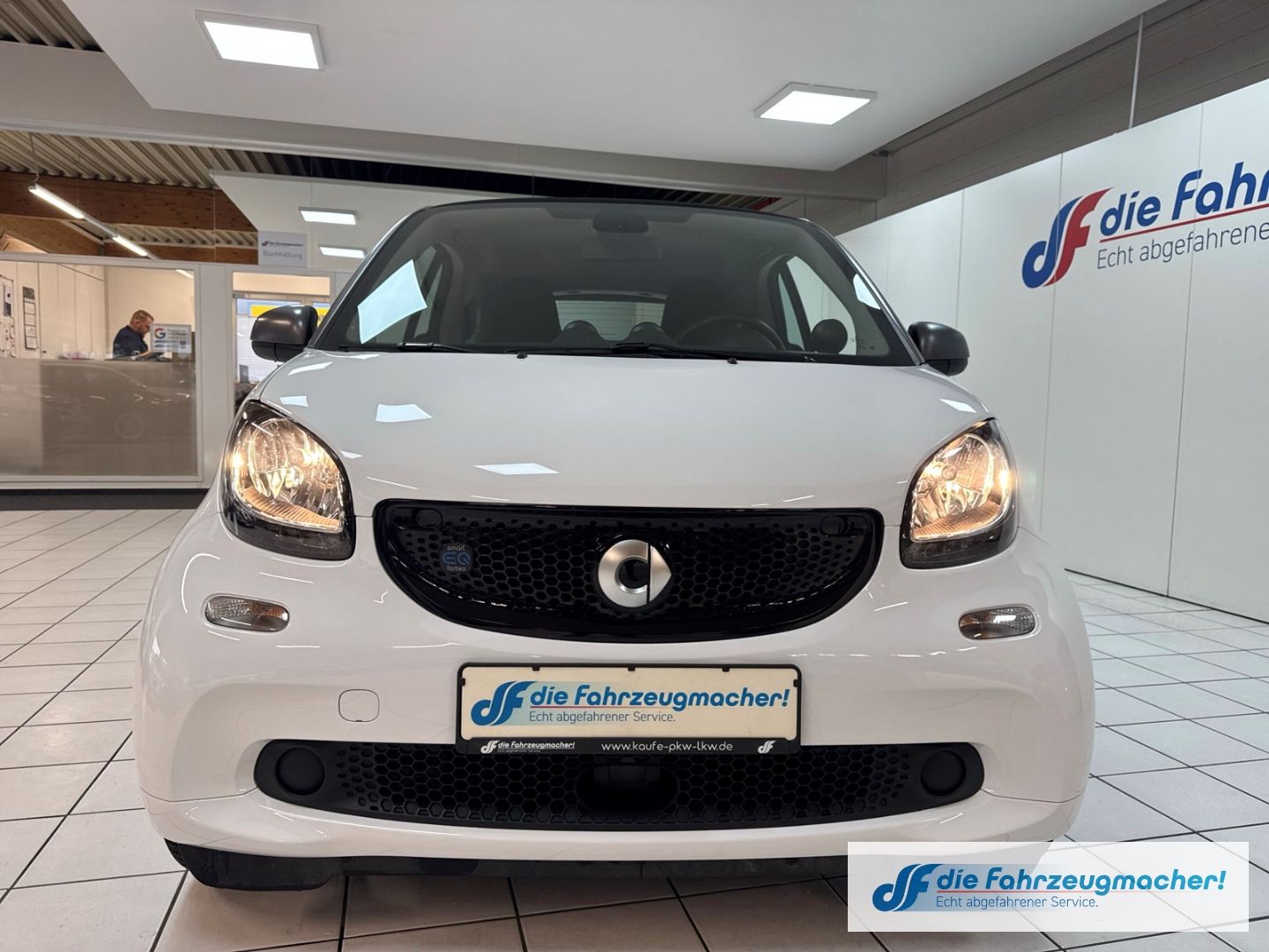 Fahrzeugabbildung Smart fortwo coupe electric drive EQ Navi Klimaautom K