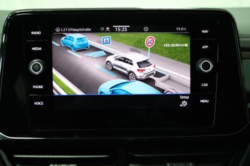 Volkswagen T-Roc 1.5 DSG R-Line Black AHK Pano Matrix Kame.