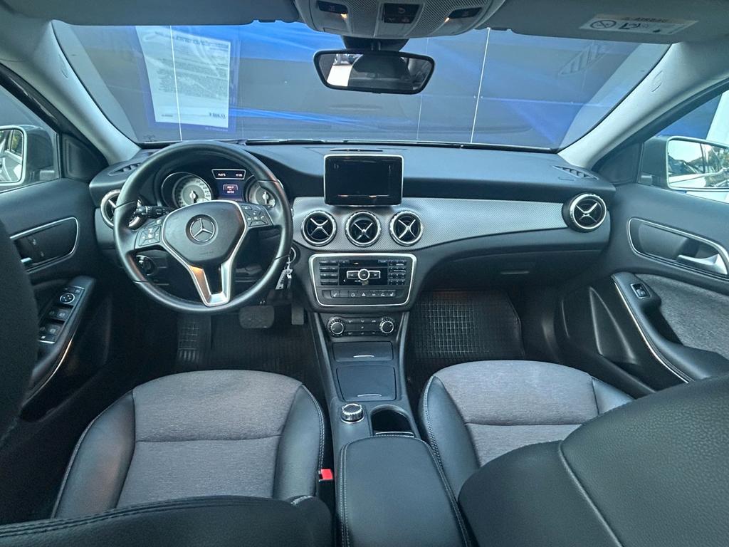 Mercedes-Benz GLA 200