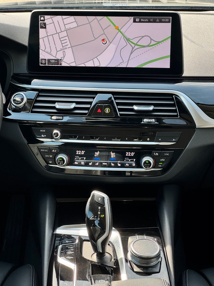 Fahrzeugabbildung BMW 540i Aut. Leder HuD Adap. LED CAM ACC H&K AHK