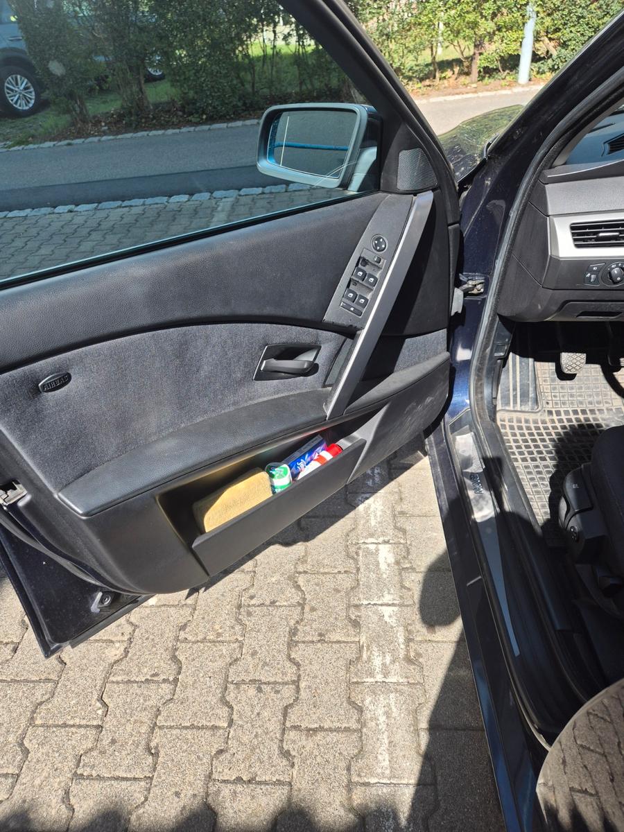 BMW 525 2005 — interior