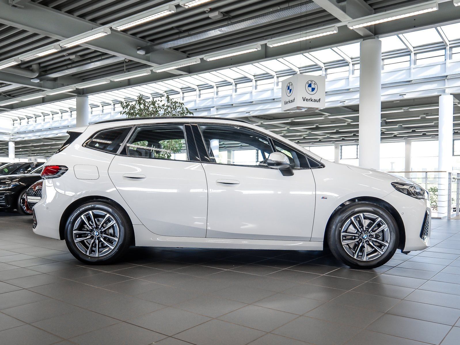 BMW 223 Active Tourer - Bild 10