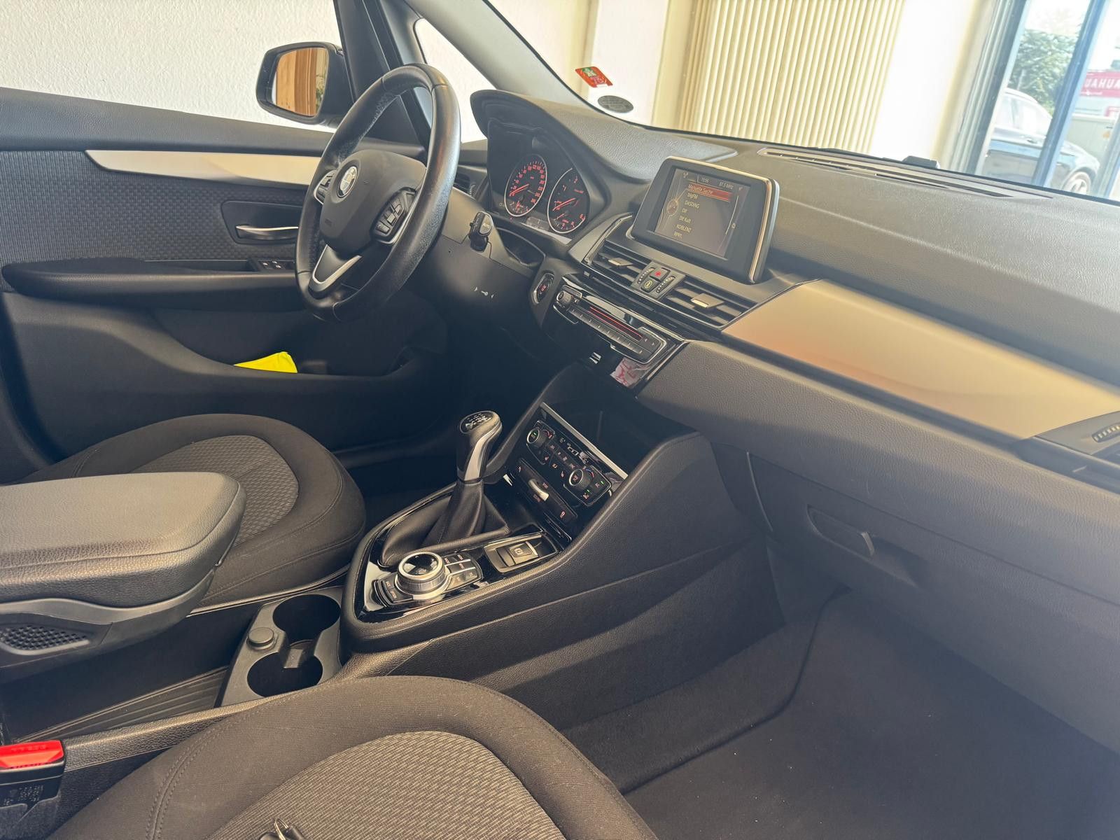 Fahrzeugabbildung BMW 216 Baureihe 2 Gran Tourer 216 d Advantage