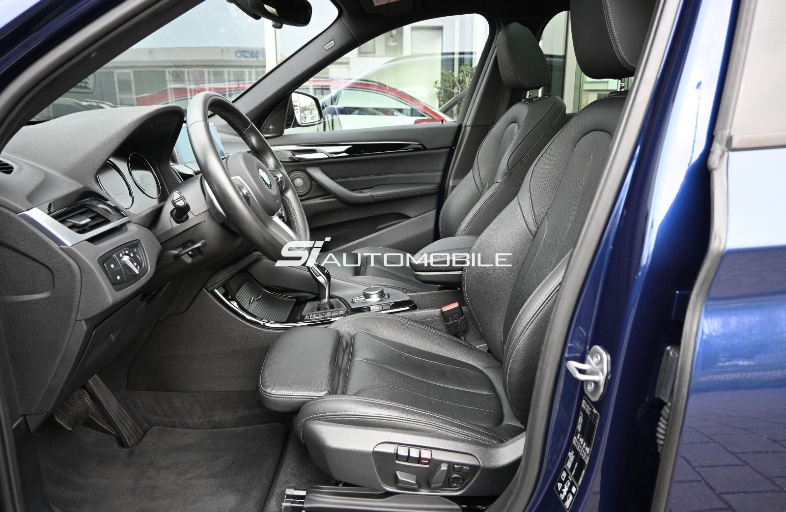 Fahrzeugabbildung BMW X1 xDr20d SPORT °AHK°KAMERA°LEDER°MEMO°NAVI°PANO
