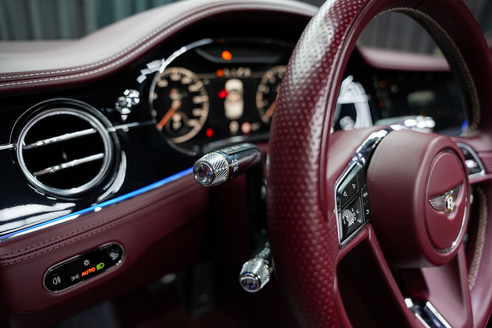 Fahrzeugabbildung Bentley Continental GTC 100years FirstEdition W12 CARBON