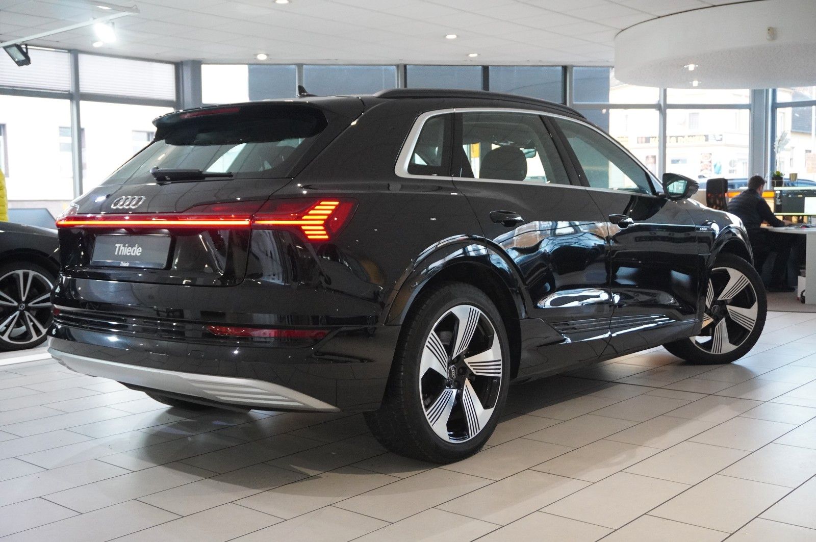 Fahrzeugabbildung Audi e-tron 50 quattro ADVANCED NAVI/LED/SPORT/SH/DAB