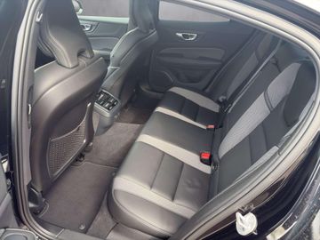 Volvo S60 Ultimate Dark AWD