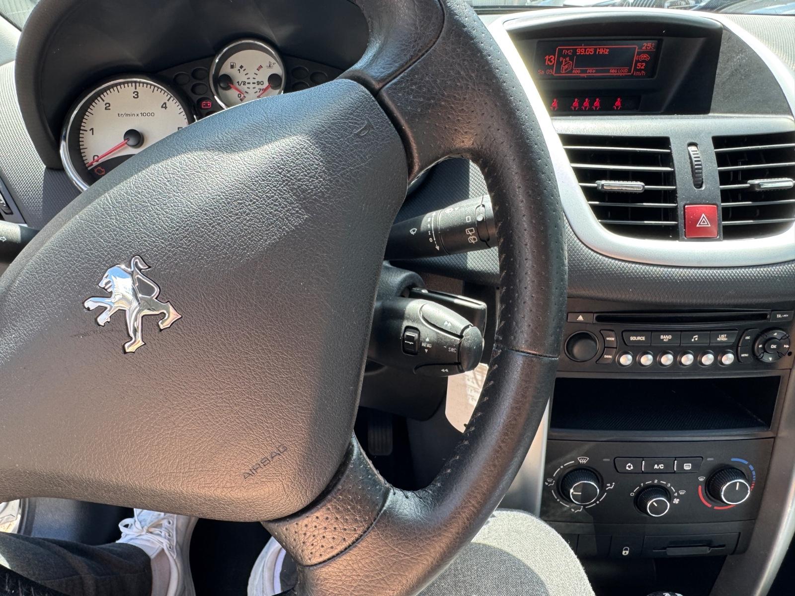 Peugeot 207 2011 — photo 38