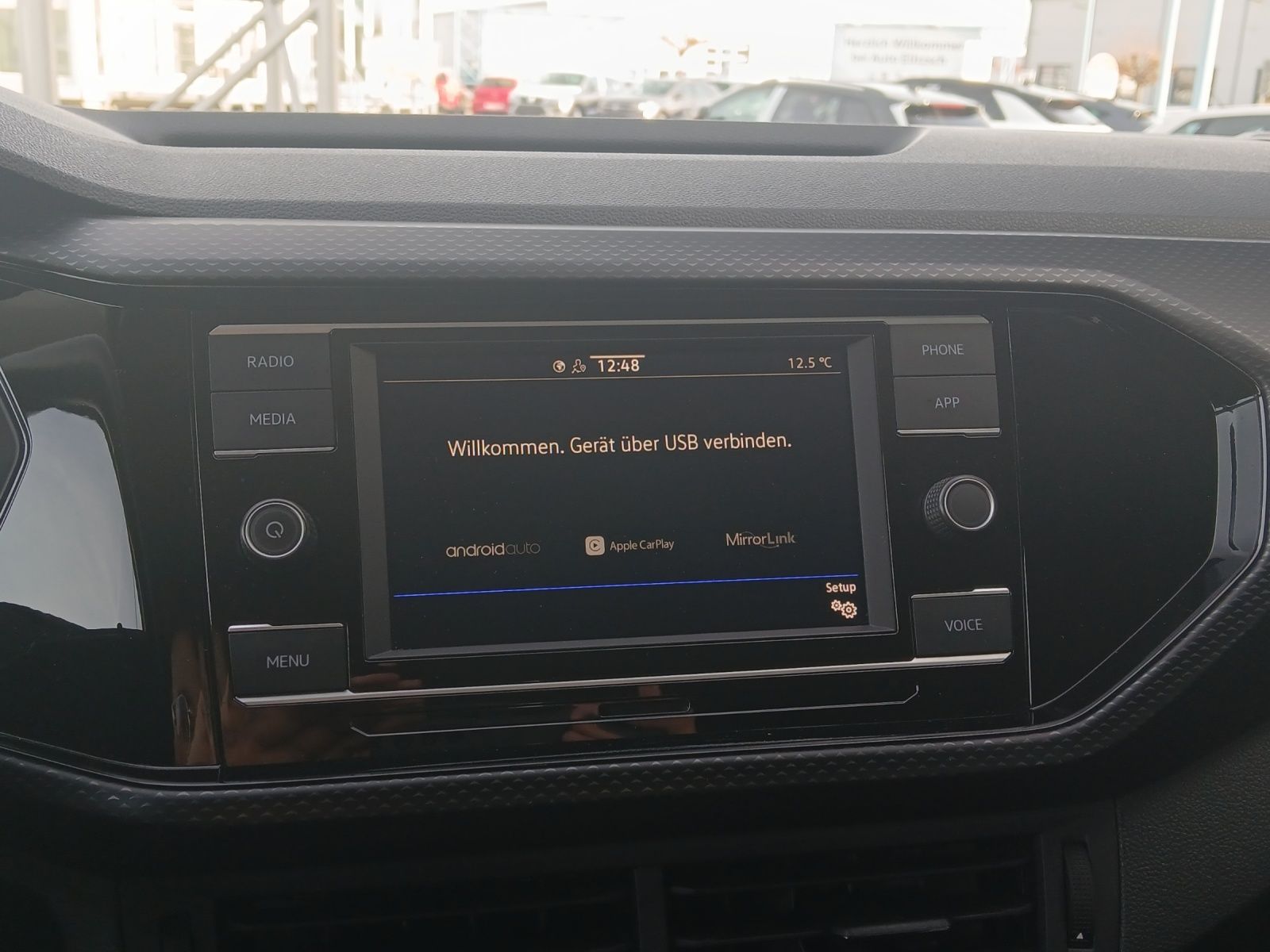 Fahrzeugabbildung Volkswagen T-Cross TSI Life Klima PDC LM