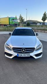 Mercedes-Benz C 300 AMG Line inkl. Burmester - Mercedes-Benz C 300 mit Benzin-Antrieb: Limousine