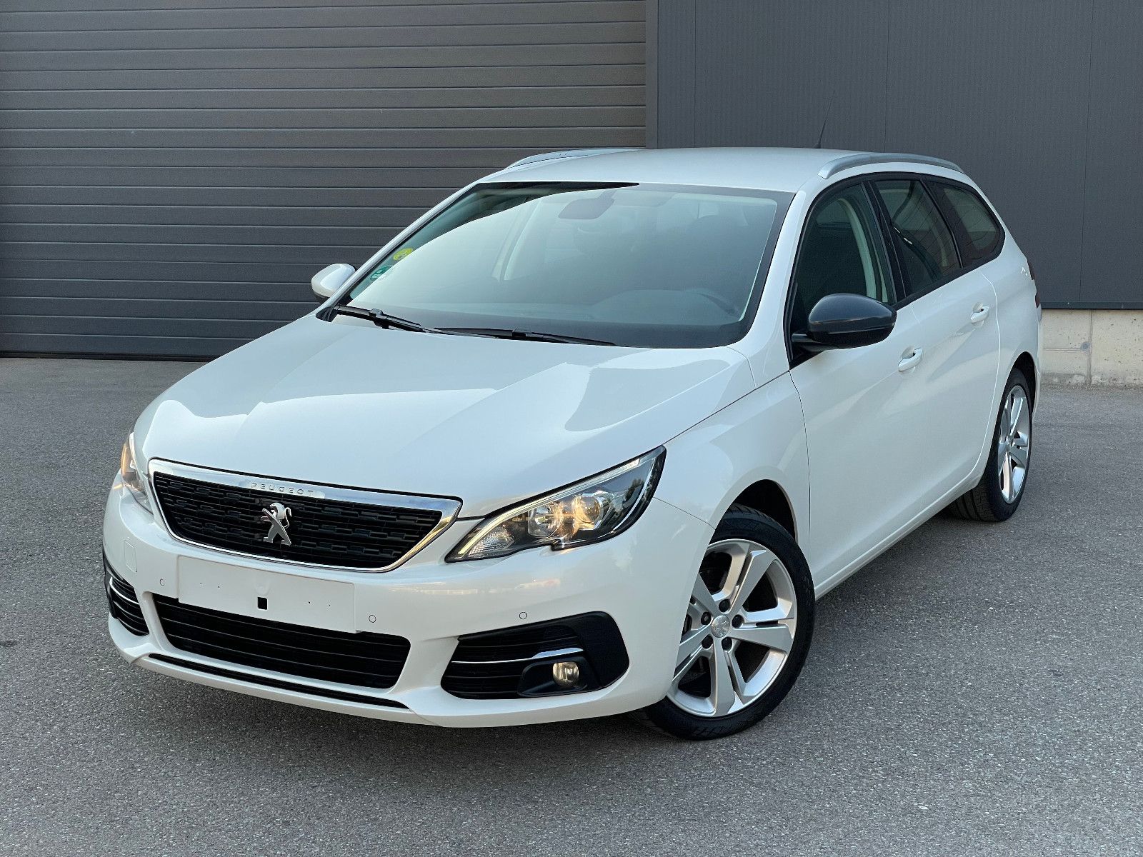 Peugeot 308 - 1