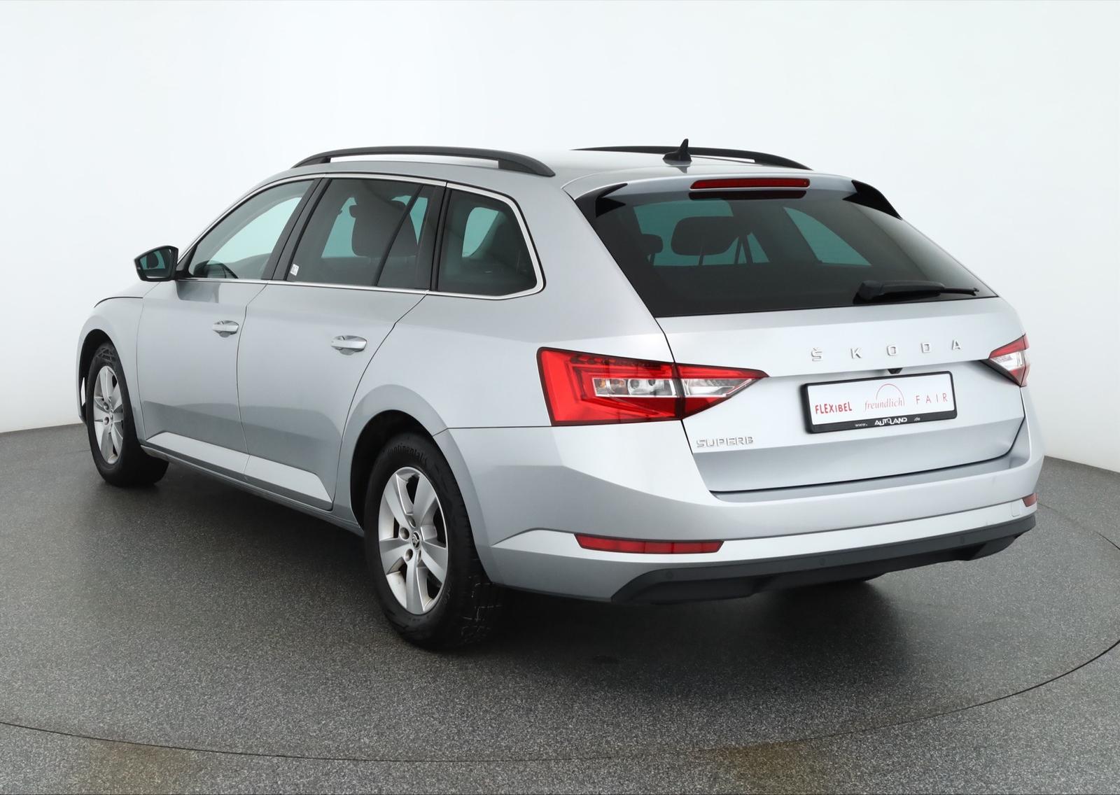 Skoda Superb Combi 2.0 TDI DSG Standheizung ACC 360°
