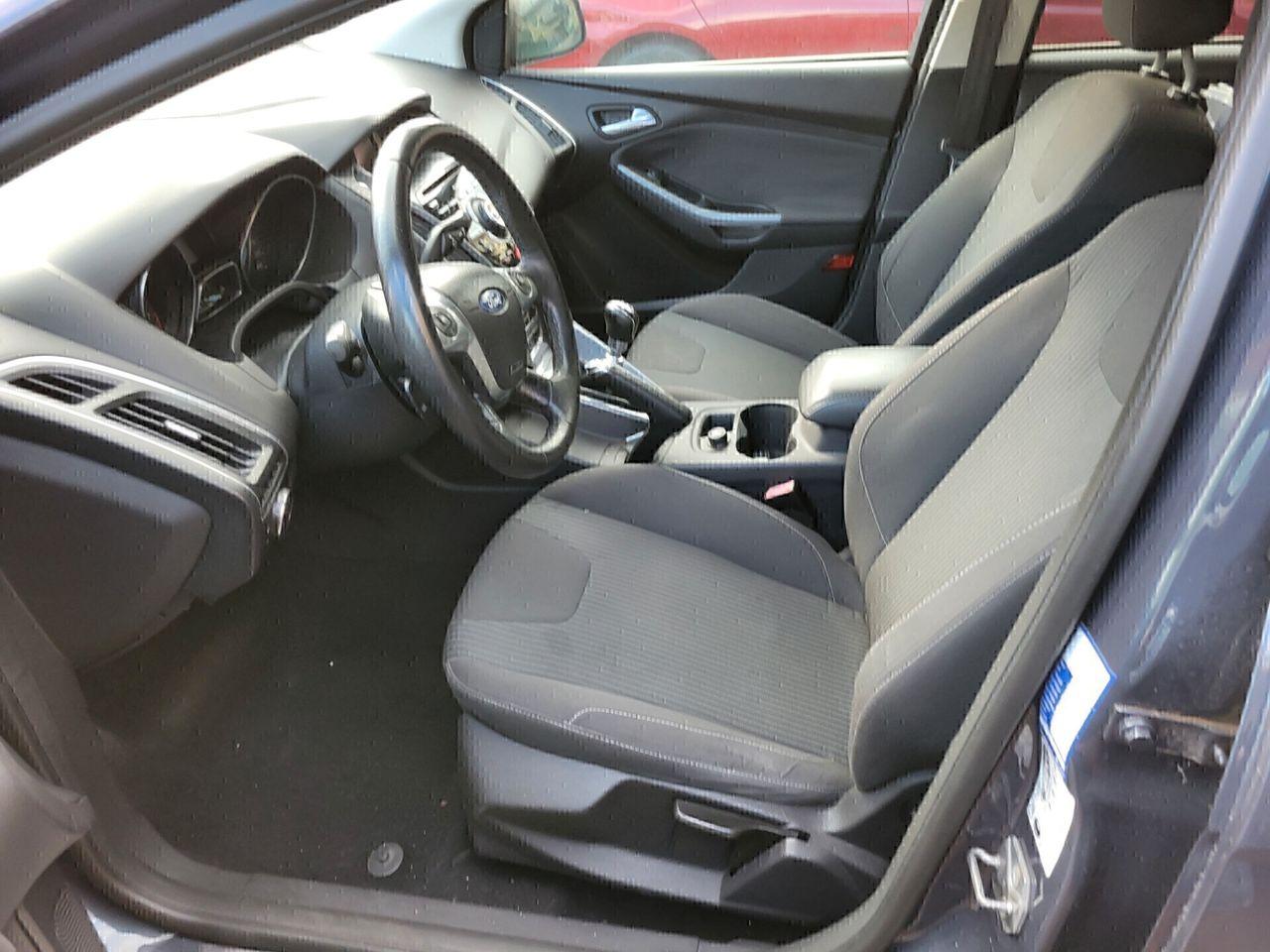 Ford Focus 2012 — photo 8