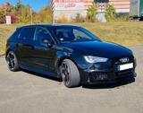Audi RS3 2.5 TFSI S tronic quattro Sportback - Audi RS3: Schwarz