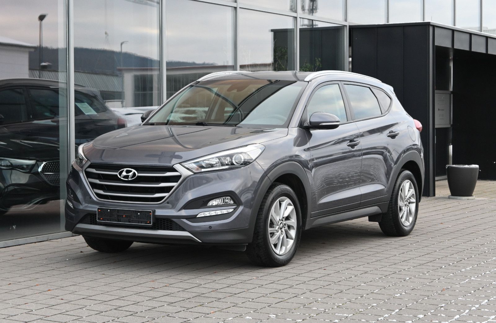 Fahrzeugabbildung Hyundai TUCSON 1.6 T-GDI Intro Edition °PDC VO+HI°KAMERA