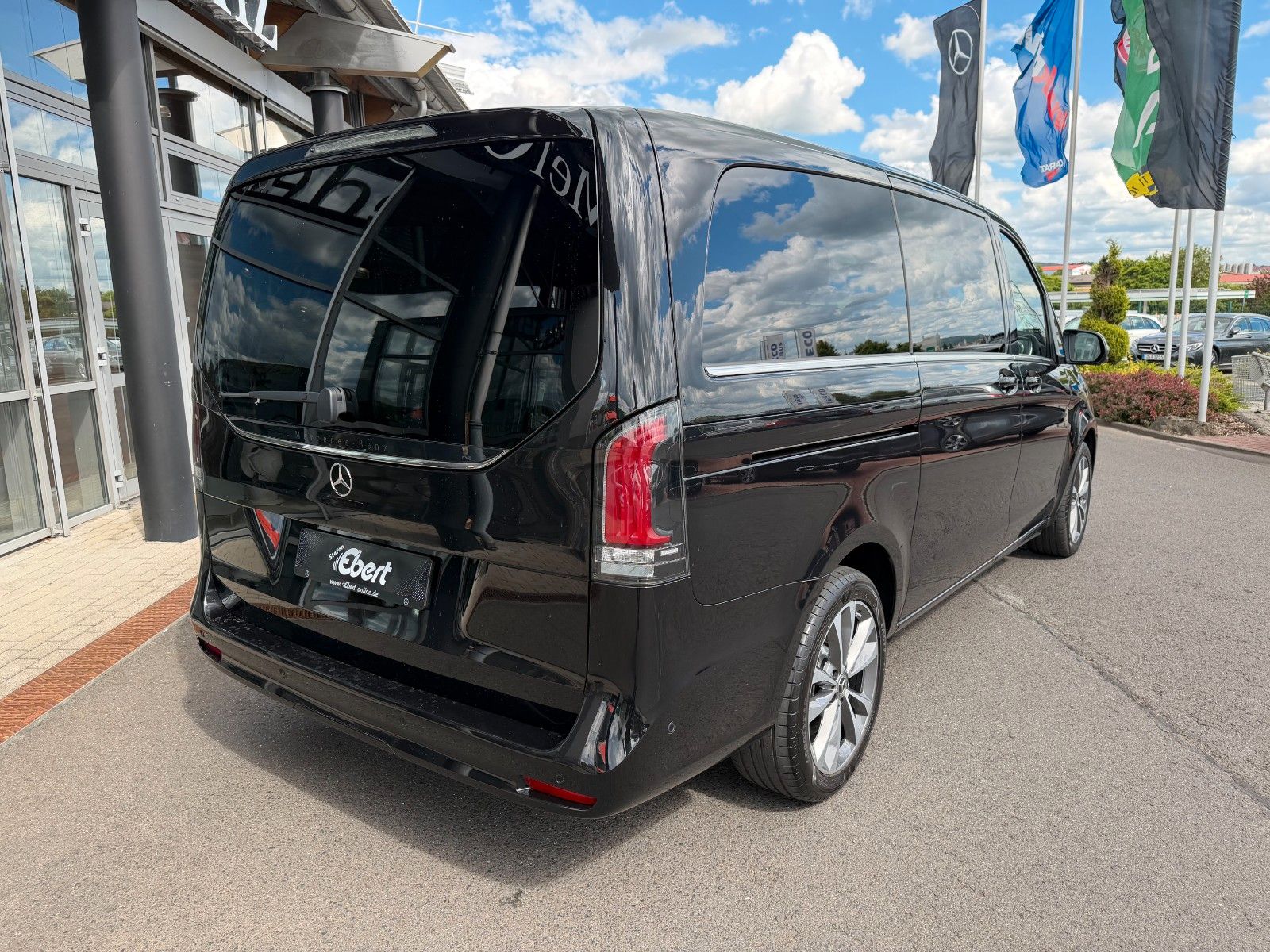 Fahrzeugabbildung Mercedes-Benz V 300 d AVA DISTRONIC 360Kamera