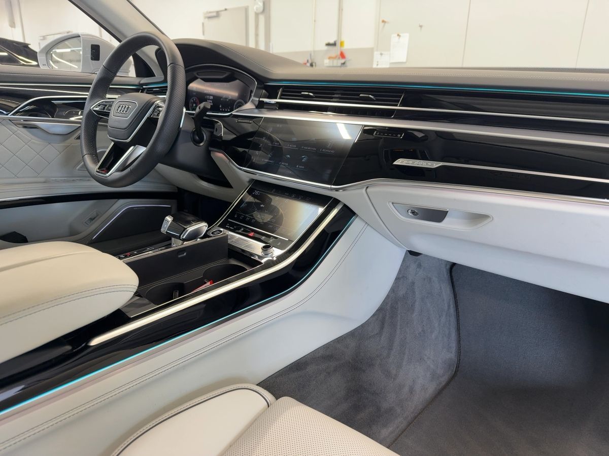 Audi A8 - Bild 14