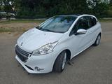 Peugeot peugeot 208  120 PS Allure - Peugeot e-208 von privat