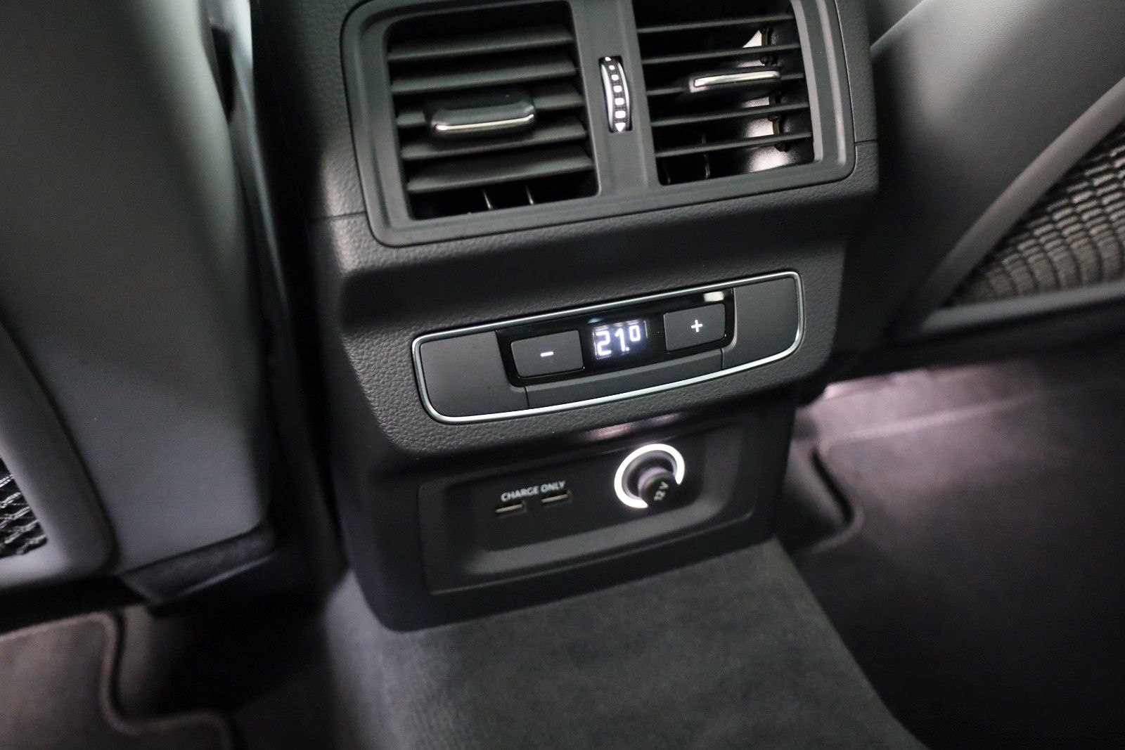 Fahrzeugabbildung Audi SQ5 3.0TDI quattro Tour/Stadt/Parken,PanDach,ACC