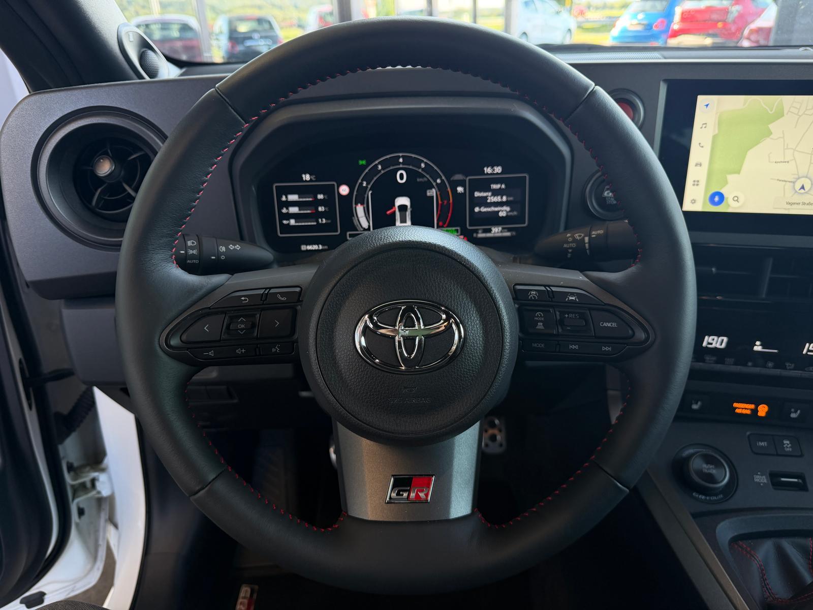 Toyota GR YARIS AWD 1.HD CARBON-DACH LED RFK