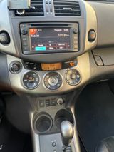 Toyota RAV 4 2,2-l-D-4D 4x4 Executive Automatik Exe... - Toyota aus 2012: Rav