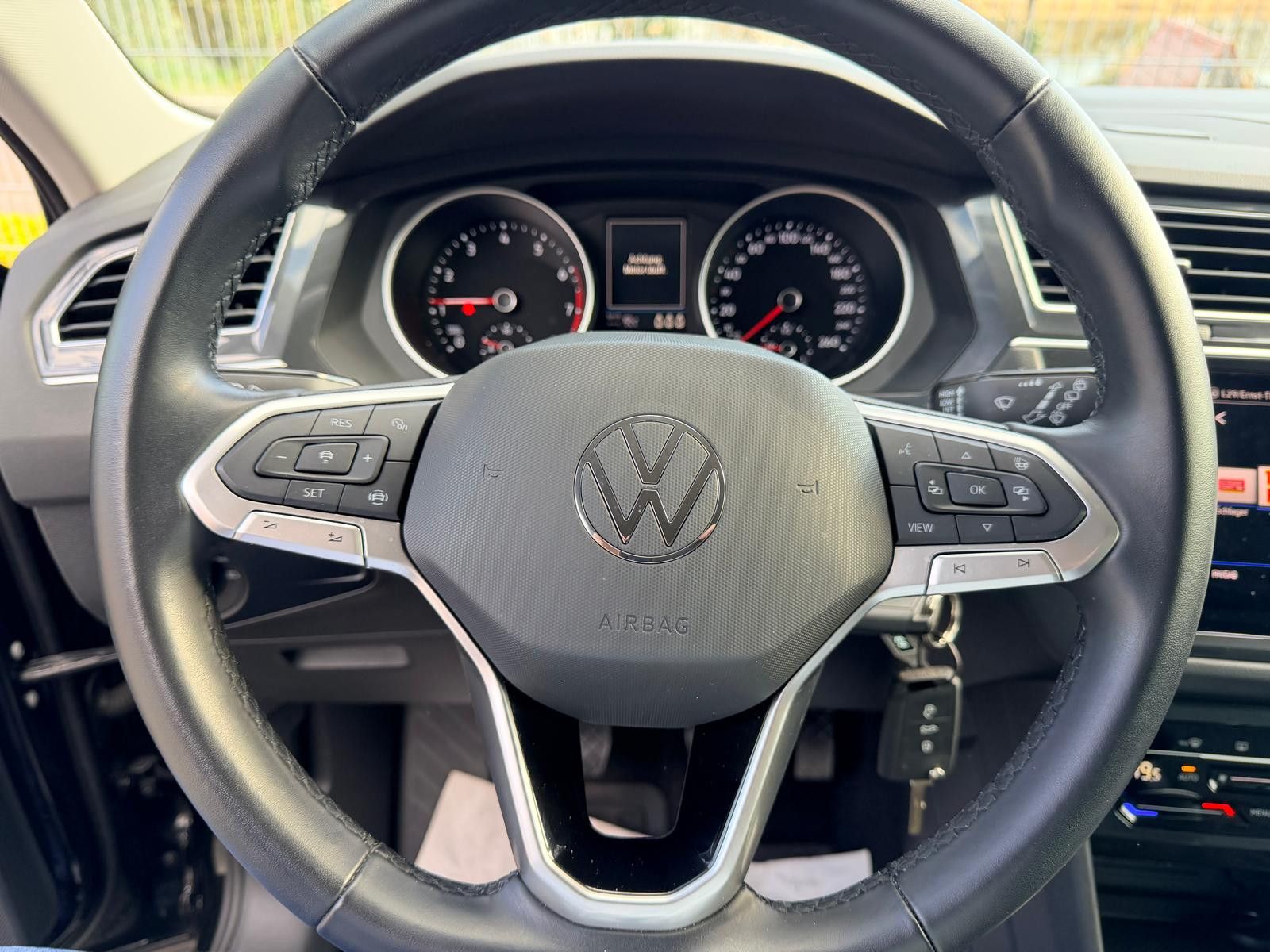 Volkswagen Tiguan 1.5 TSI  NAV LED ACC AppConnect Garantie foto 6