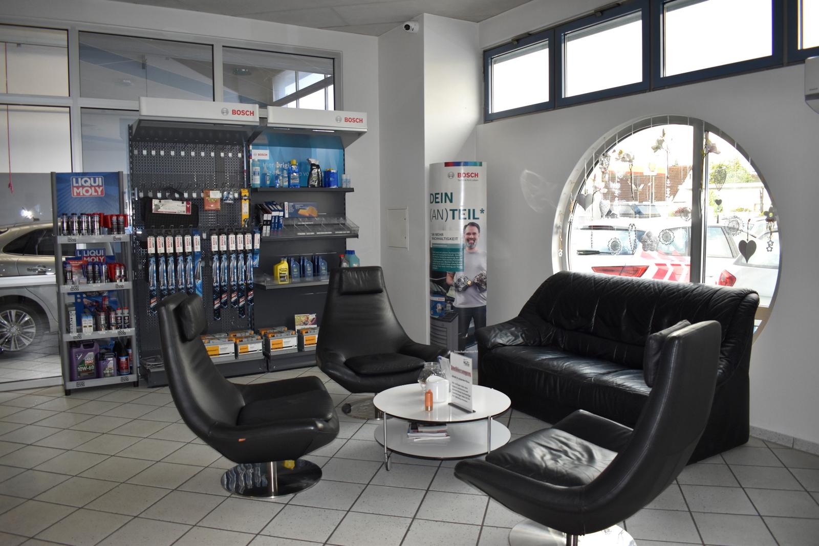 showroom-image-top