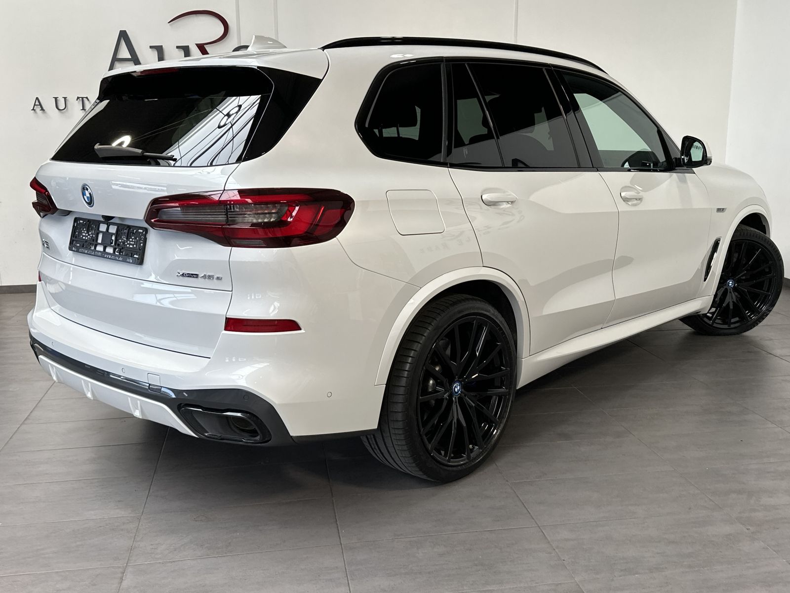 Fahrzeugabbildung BMW X5 xDrive45e M-Sport NAV+LASER+AHK+ACC+360°+22ZO