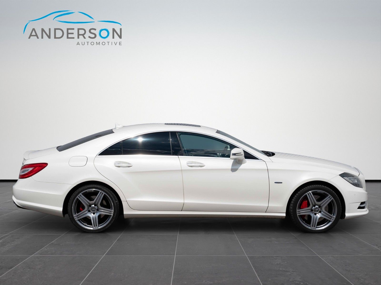 Fahrzeugabbildung Mercedes-Benz CLS 500 AMG XENON PANO LEDER MEMORY 19" TEL H&K