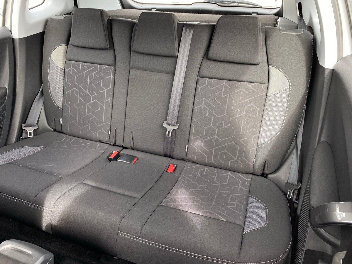 Peugeot 2008 1.2 PURETECH 82 ACTIVE KLIMA+SHZ+BLUETOOTH