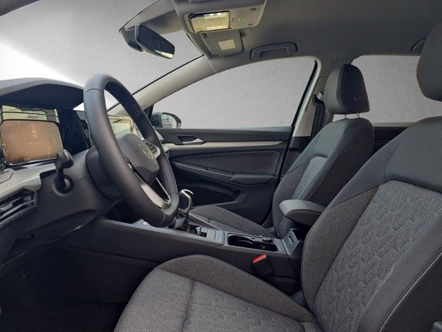 Fahrzeugabbildung Volkswagen Golf VIII TSI Move LED AID RFK SH LM
