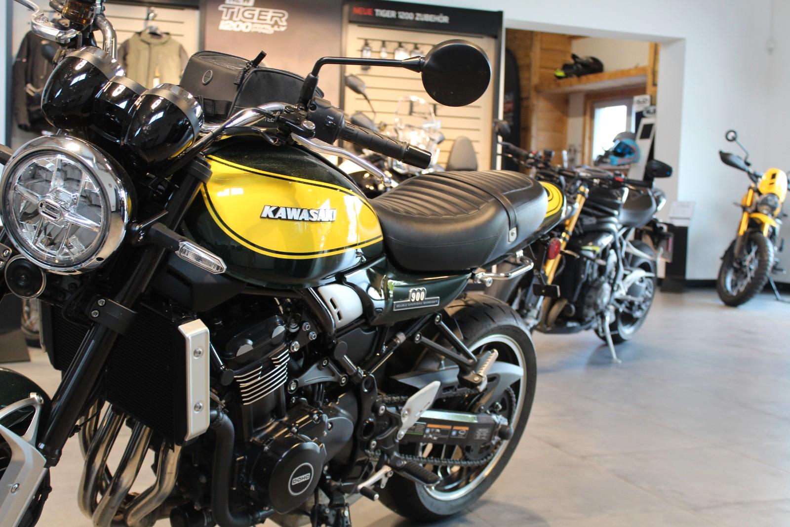 Kawasaki Z900RS - EZ 2024 - nur 2.661 km - Top
