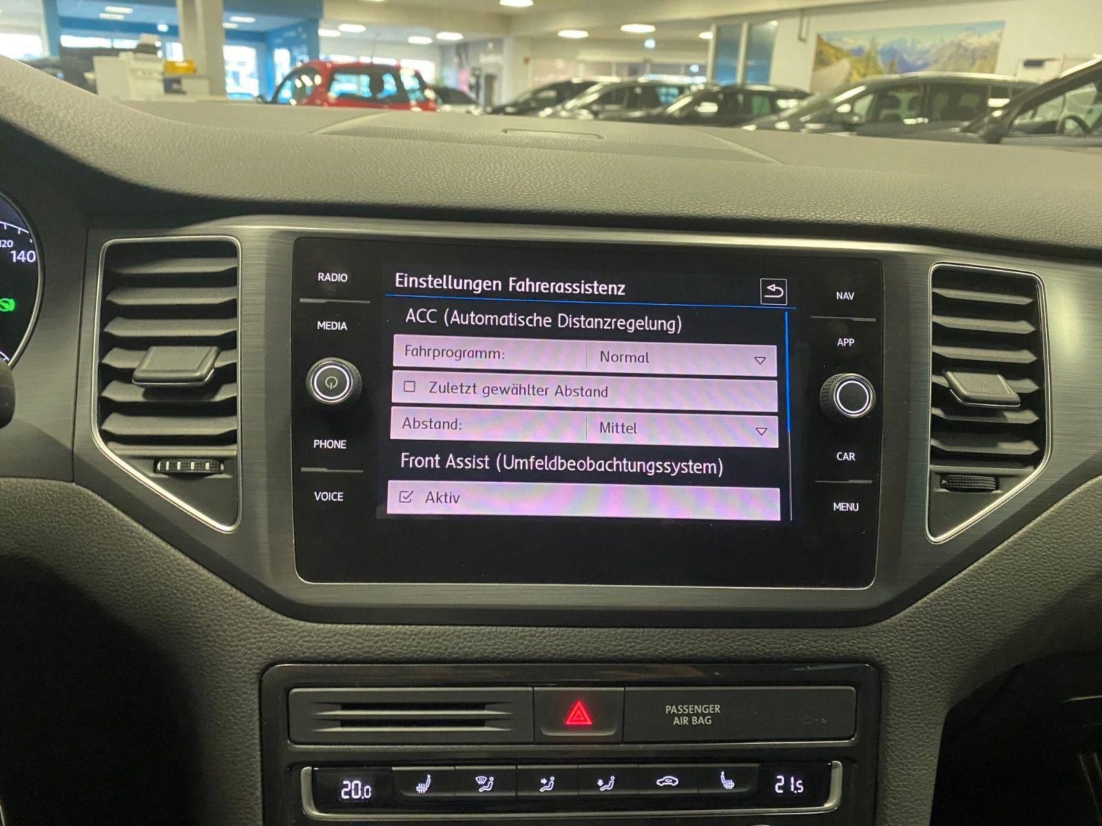 Fahrzeugabbildung Volkswagen Golf Sportsvan 1.5 TSI ACT Comfortline+DSG+ACC+