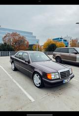 Mercedes-Benz W124 E 230 - Mercedes-Benz E 230: W124