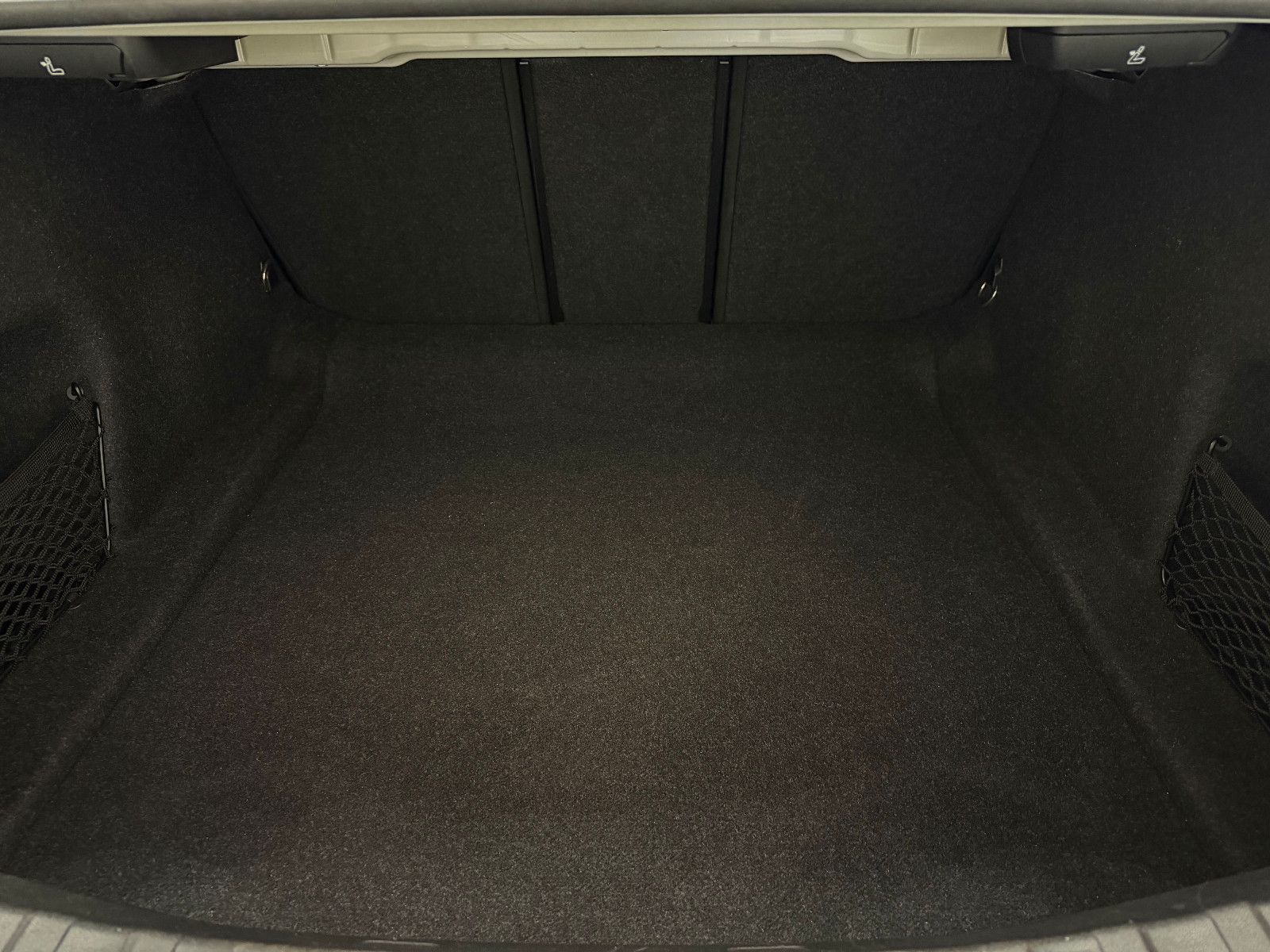 Fahrzeugabbildung BMW 320 i SPORT LINE/LED/DAB/KAMERA/VRTL COCKPIT/ACC