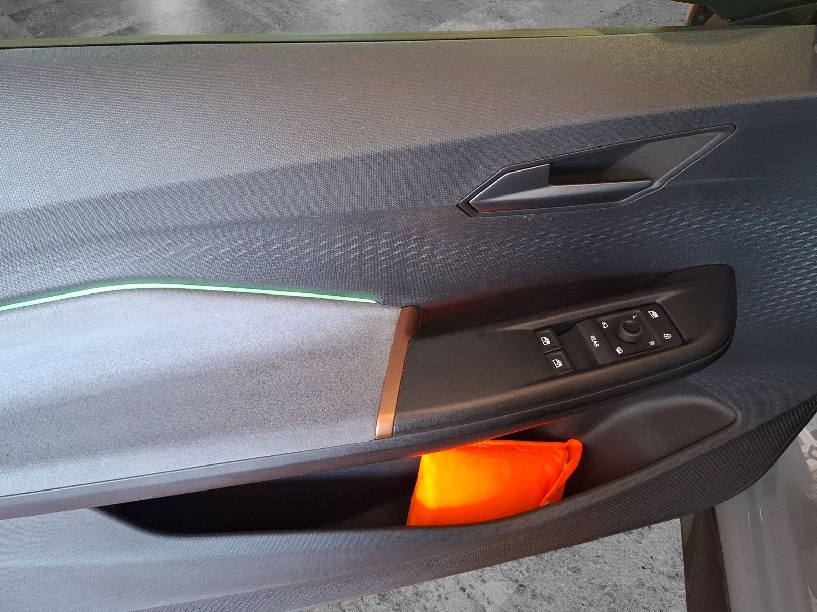 Fahrzeugabbildung CUPRA Born LED Navi VC ACC RFK SHZ APP