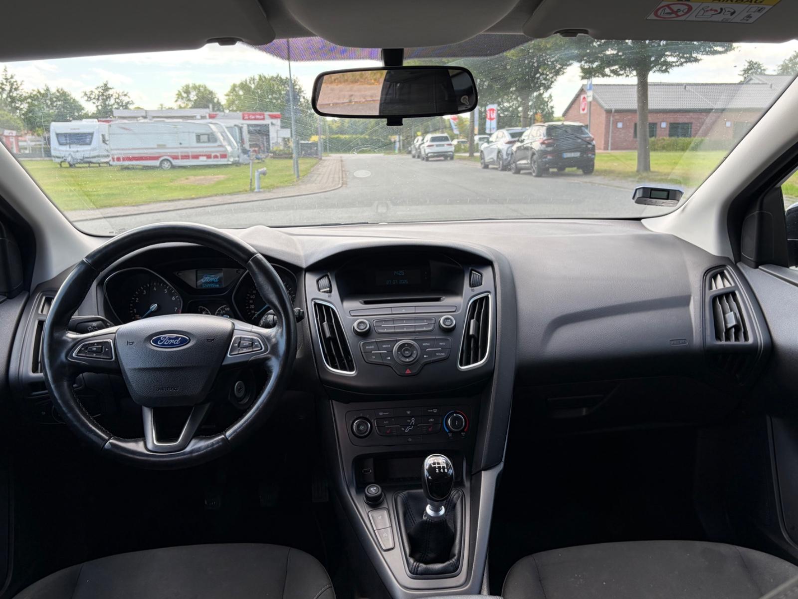 Ford Focus 2015 — фото 14